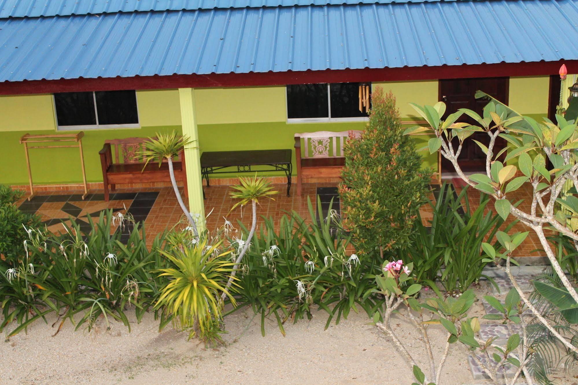 Motel Tanjung Puteri Pasir Hitam Exterior photo